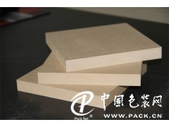 木質纖維板生產(chǎn)廠家 口碑好的中密度纖維板供應商